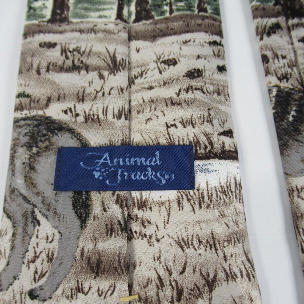 Animal Tracks Watchful Wolves Tie by Lynell Bradshaw Wildlife 1995 - Picture 8 of 8